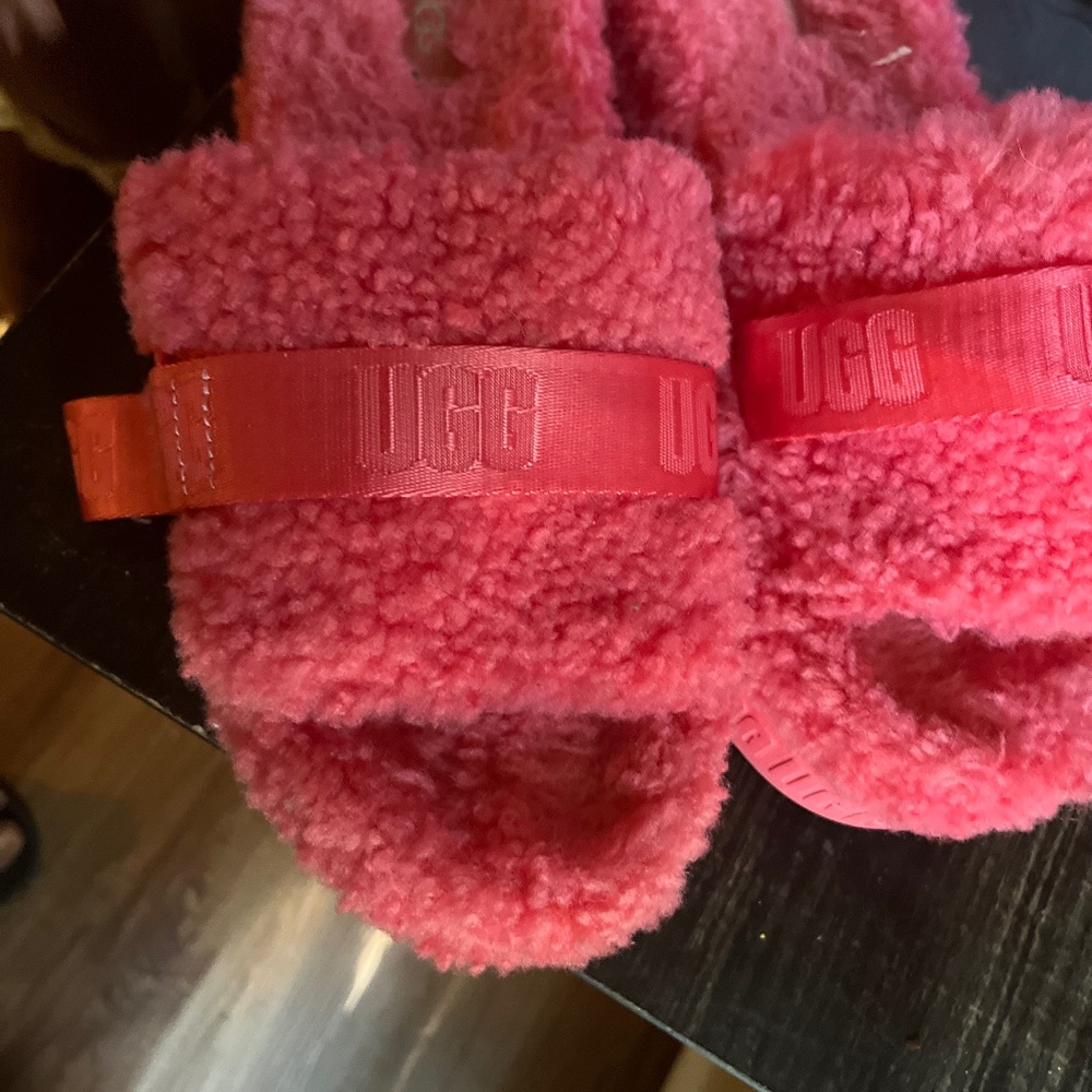 Ugg slides